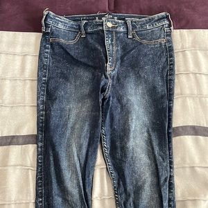 Hollister high rise jean legging size 9 short